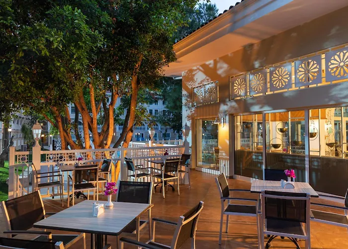 Swandor & - Topkapi Palace Station touristique