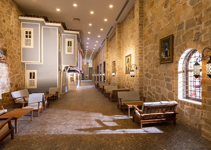 Swandor & - Topkapi Palace Station touristique